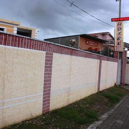 Hotel Buza New Shtoj Luaran gambar