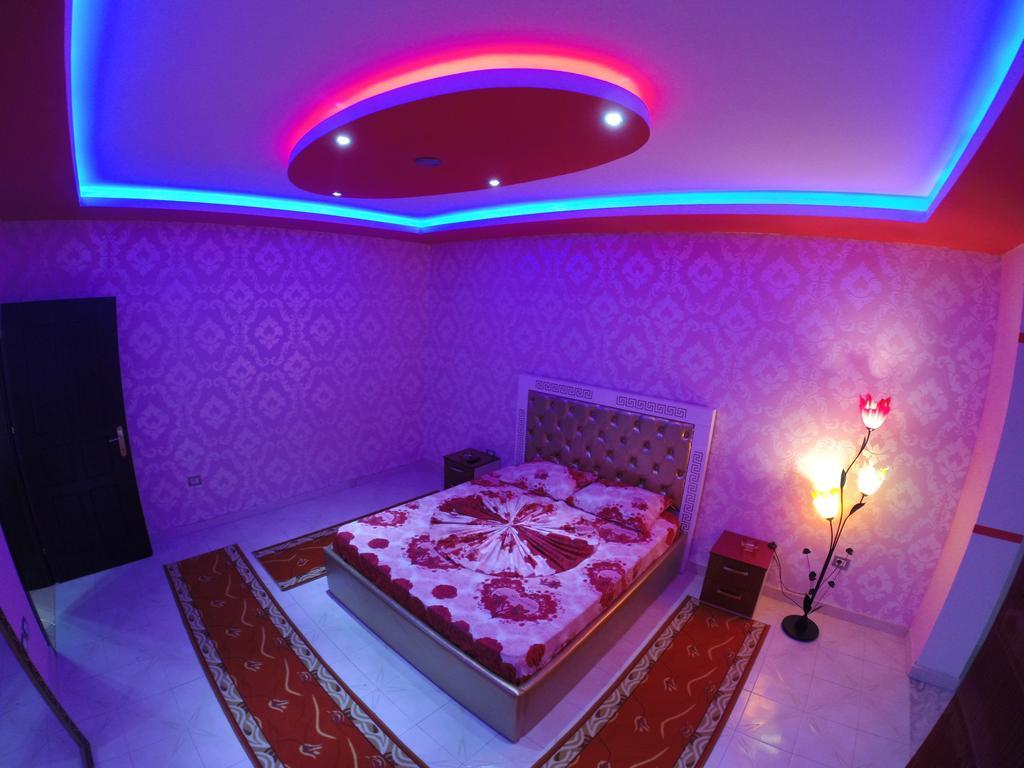 Hotel Buza New Shtoj Bilik gambar